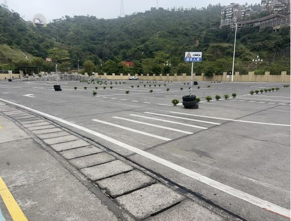 训练场地